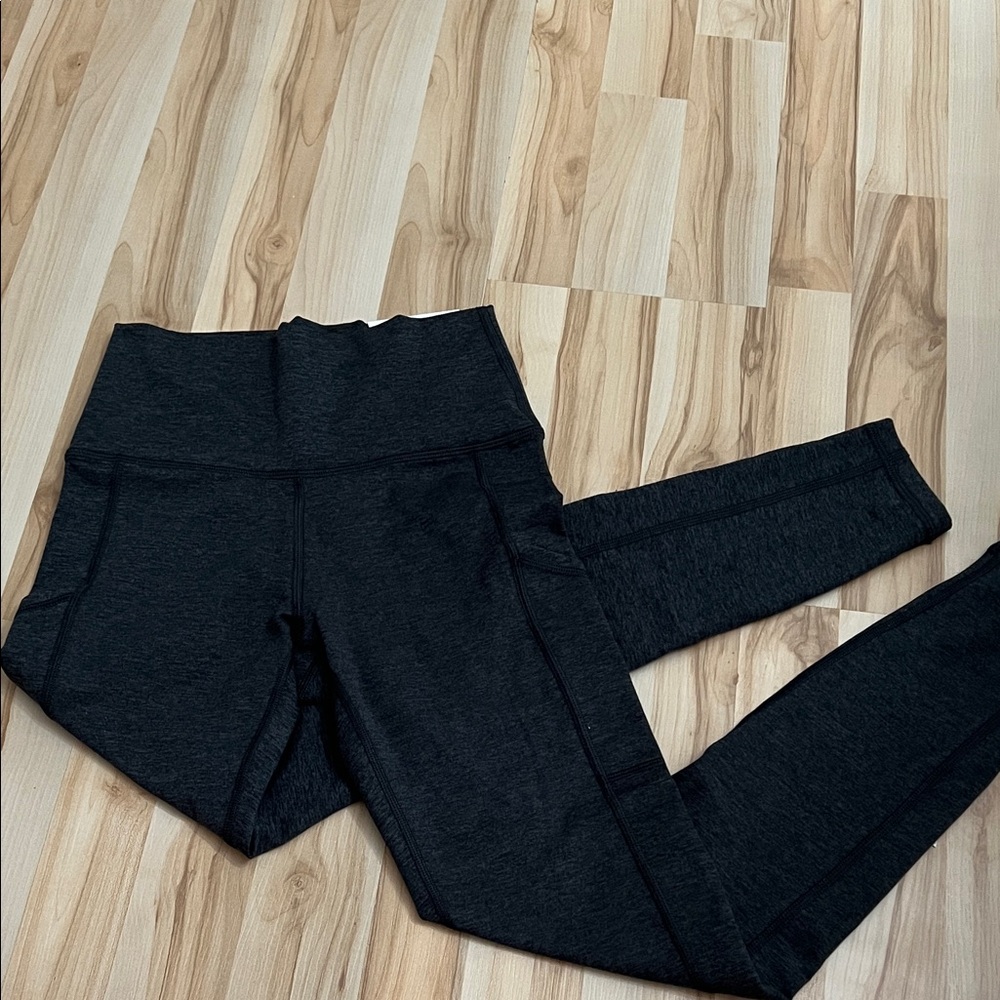 NWT OFFLINE By Aerie The Hugger High Waisted Pocket Legging